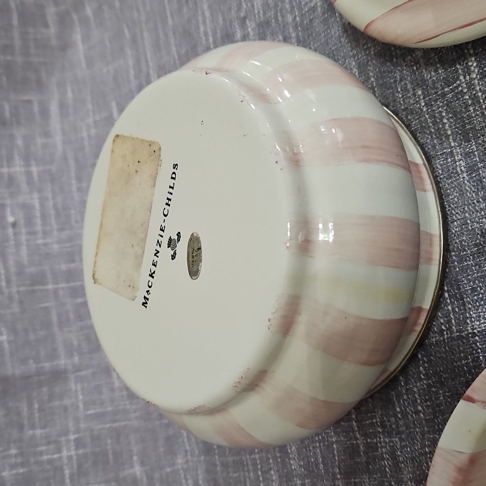 MacKenzie-Childs Pink and White Ceramic Dish Set - Picture 5 of 8